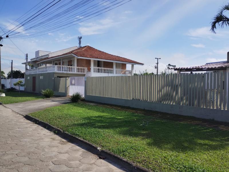 SOBRADO DE ESQUINA NA RUA LONDRINA - Cavalheiro Imóveis