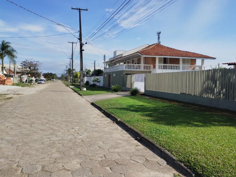 SOBRADO DE ESQUINA NA RUA LONDRINA - Cavalheiro Imóveis