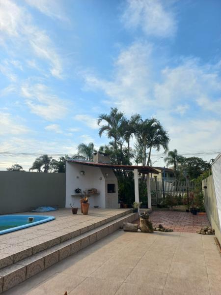 SOBRADO DE ESQUINA NA RUA LONDRINA - Cavalheiro Imóveis