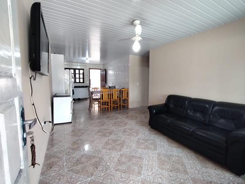 CASA DE FRENTE PARA A AVENIDA PARANÁ. - Cavalheiro Imóveis