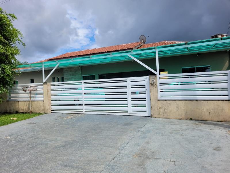 EXCELENTE CASA DE ESQUINA NA RUA MARINGÁ NO BREJATUBA. - Cavalheiro Imóveis