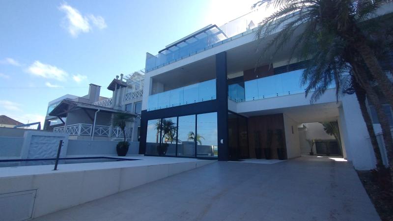 TRIPLEX DE FRENTE PARA O MAR NO BREJATUBA. - Cavalheiro Imóveis