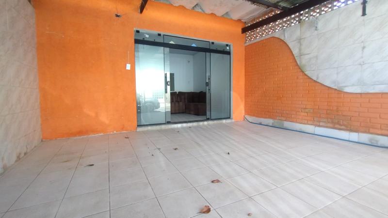 CASA DE 2 QUARTOS NO CENTRO DA CIDADE. - Cavalheiro Imóveis