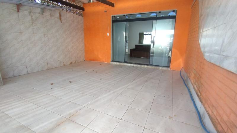 CASA DE 2 QUARTOS NO CENTRO DA CIDADE. - Cavalheiro Imóveis