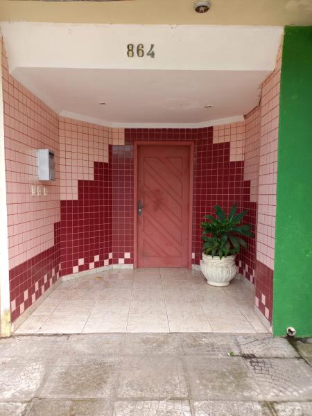 PRÉDIO COMERCIAL SENDO 2 APARTAMENTO NO PISO SUPERIOR, DUAS SALAS COMERCIAIS. - Cavalheiro Imóveis