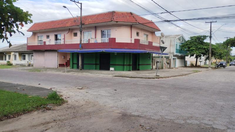 PRÉDIO COMERCIAL SENDO 2 APARTAMENTO NO PISO SUPERIOR, DUAS SALAS COMERCIAIS. - Cavalheiro Imóveis