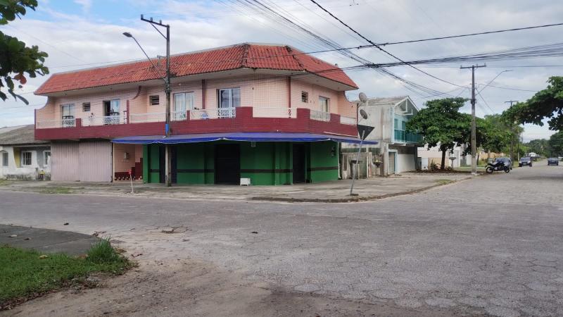 PRÉDIO COMERCIAL SENDO 2 APARTAMENTO NO PISO SUPERIOR, DUAS SALAS COMERCIAIS. - Cavalheiro Imóveis